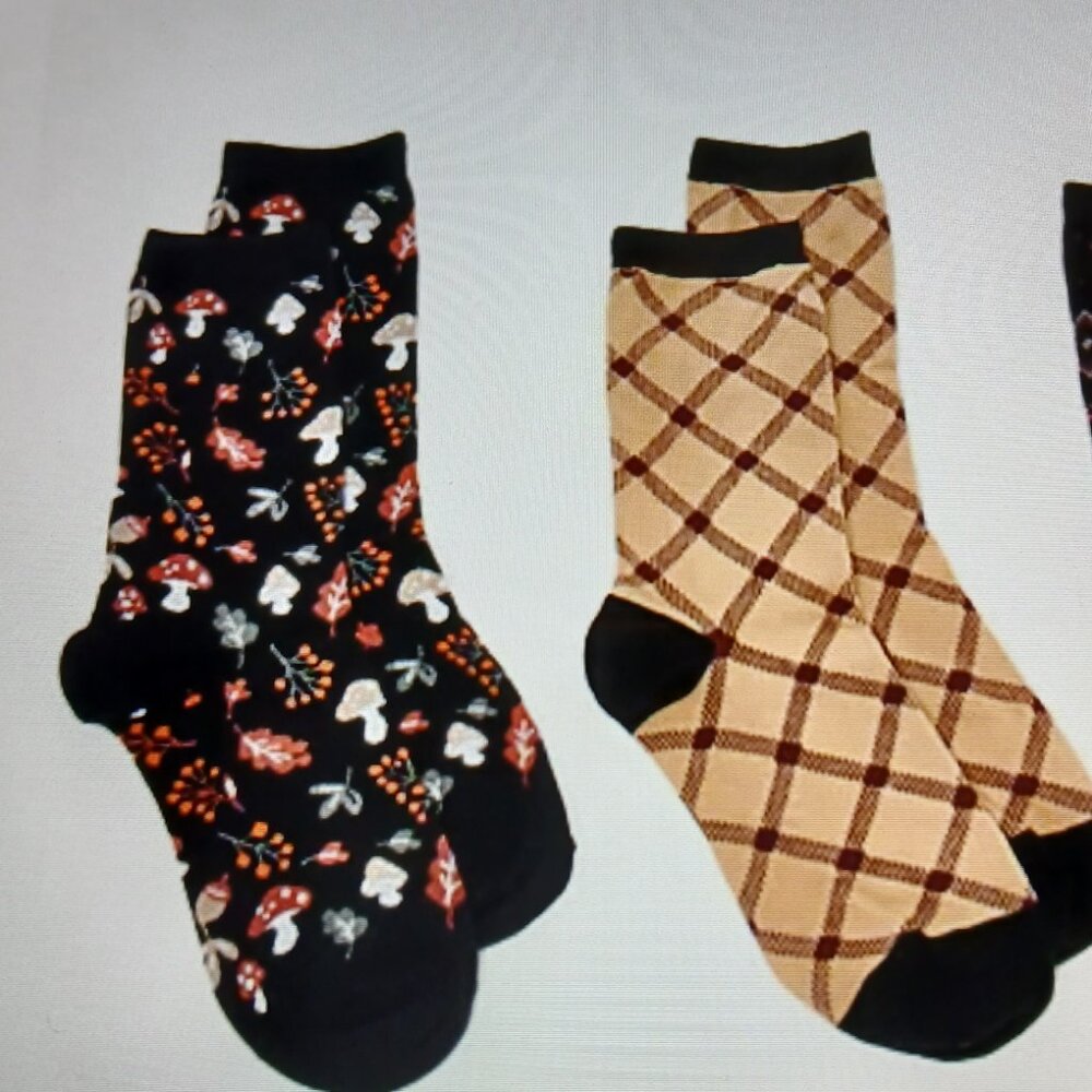 Compliments Women's 3 pack Crew Socks Fall Theme - Picture 2 of 6